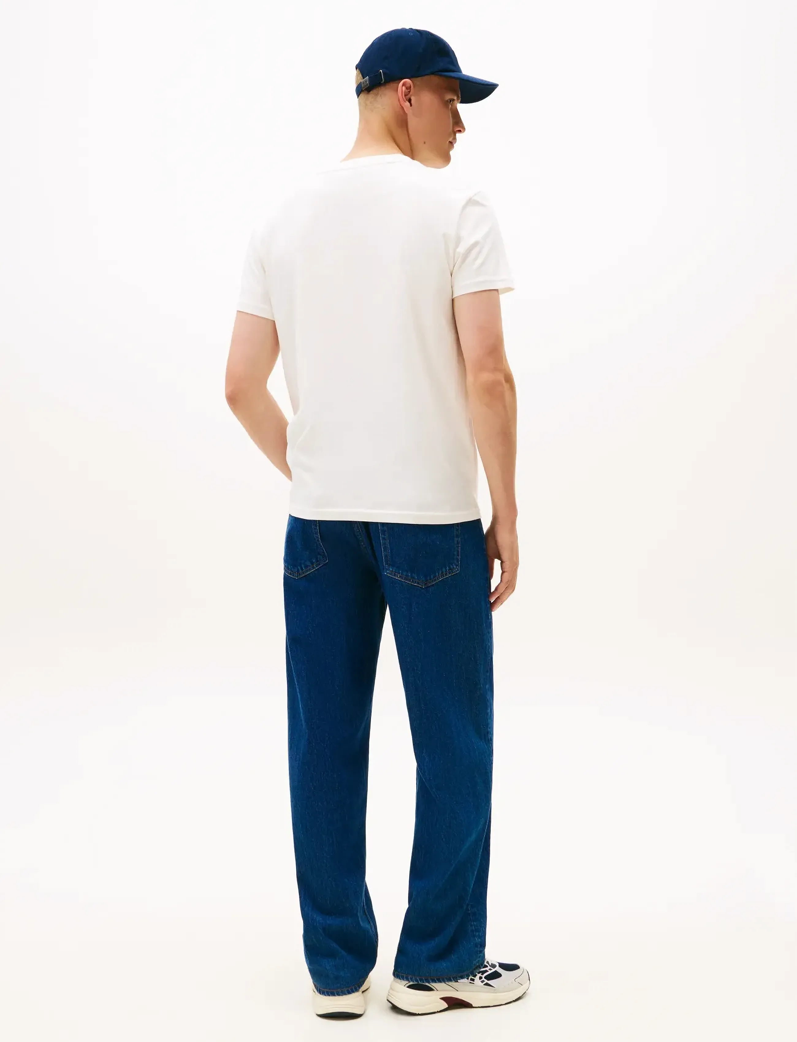 Tommy Jeans - TJM REG BIG FLAG SS TEE EXT - kortärmade t-shirts - ancient white - 3