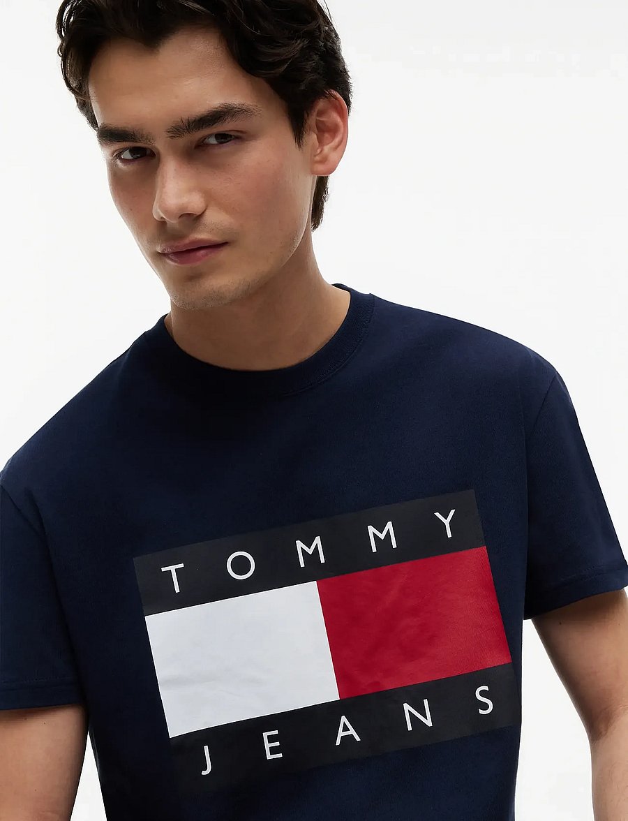 Tommy Jeans - TJM REG BIG FLAG SS TEE EXT - kurzärmelige t-shirts - dark night navy - 4