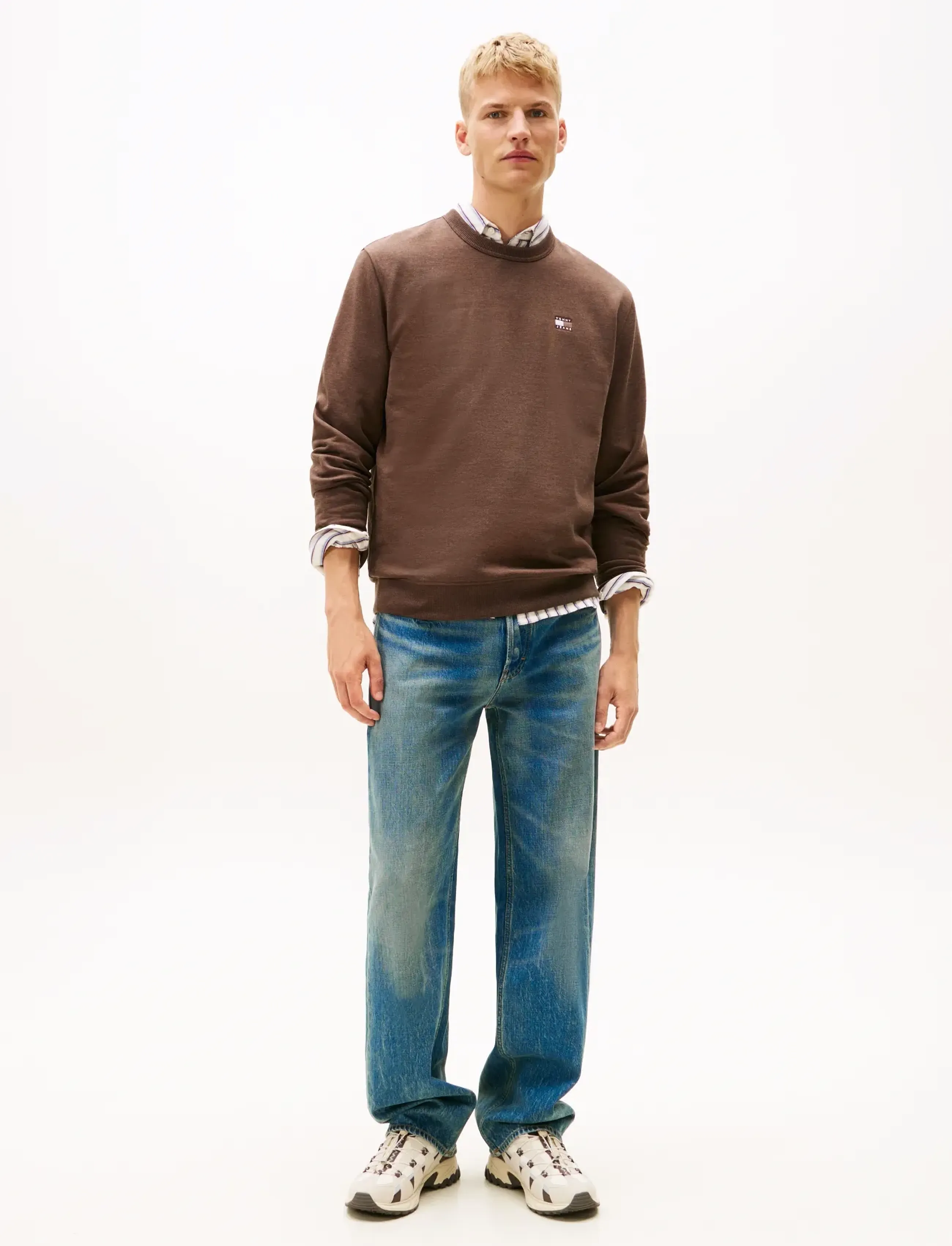 Tommy Jeans - TJM REG BADGE CREW EXT - shop by style - black walnut htr - 2