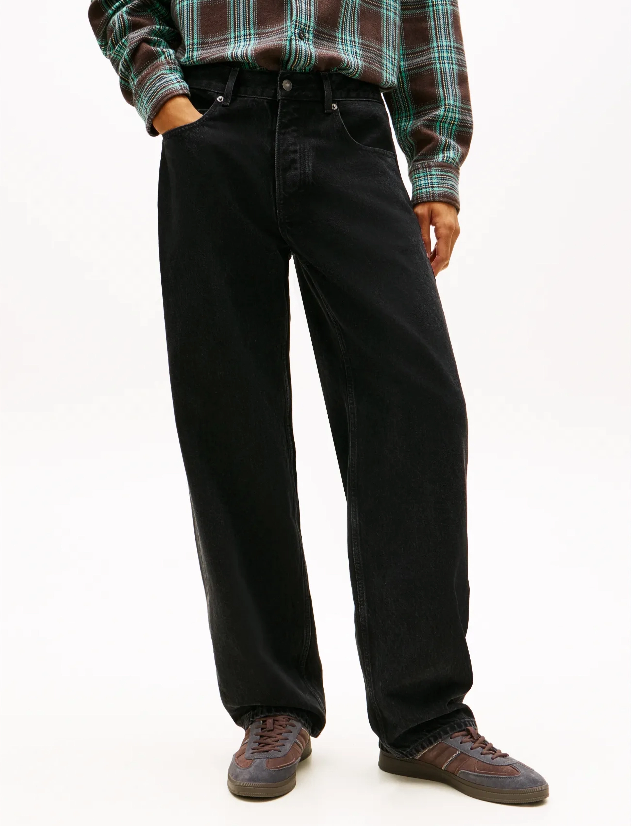 Tommy Jeans - JAIMIE RLXD STR FLG CBF EI6081 - alt laienevad teksad - denim black - 0