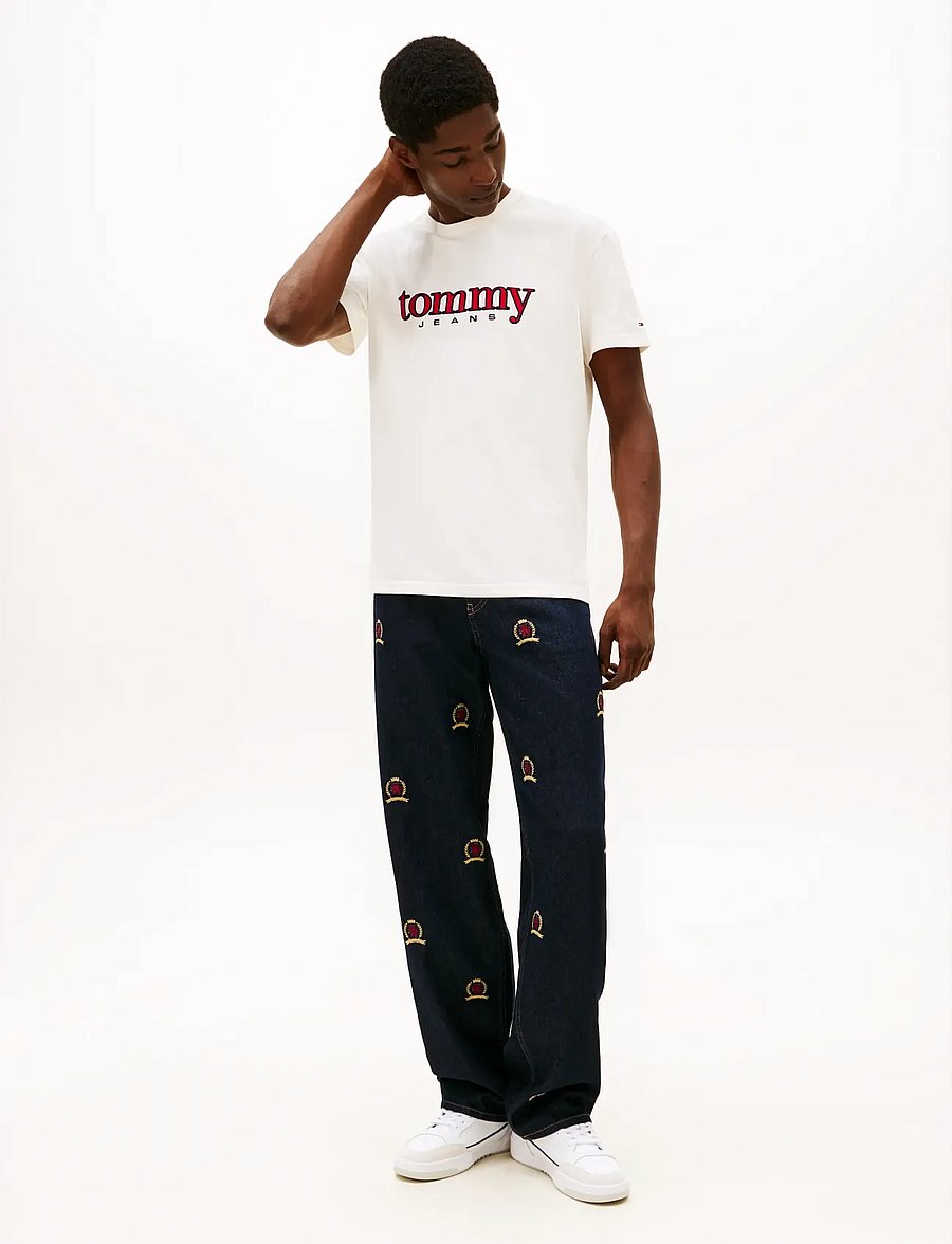 Tommy Jeans - TJM REG APPLIQ GRAPHIC SS T EXT - kurzärmelige t-shirts - ancient white - 2