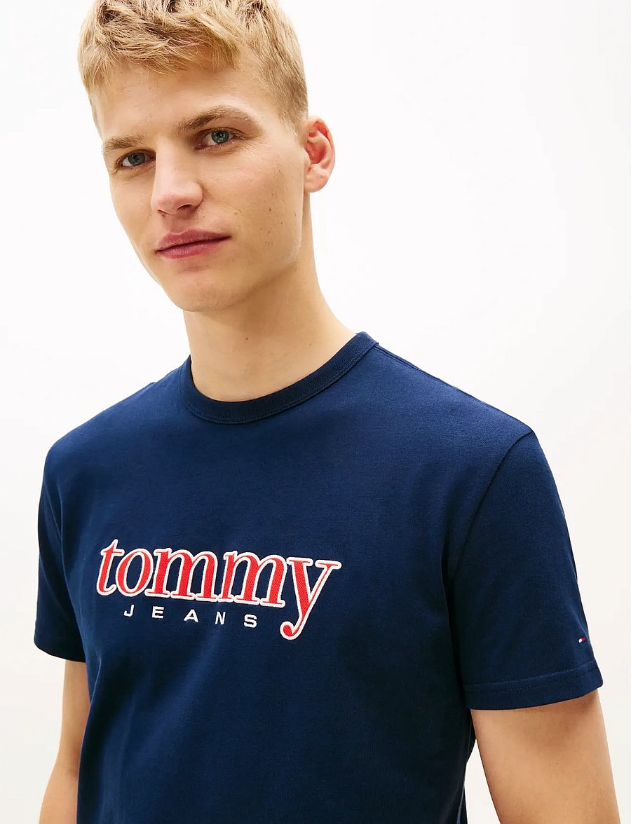 Tommy Jeans - TJM REG APPLIQ GRAPHIC SS T EXT - short-sleeved t-shirts - dark night navy - 4