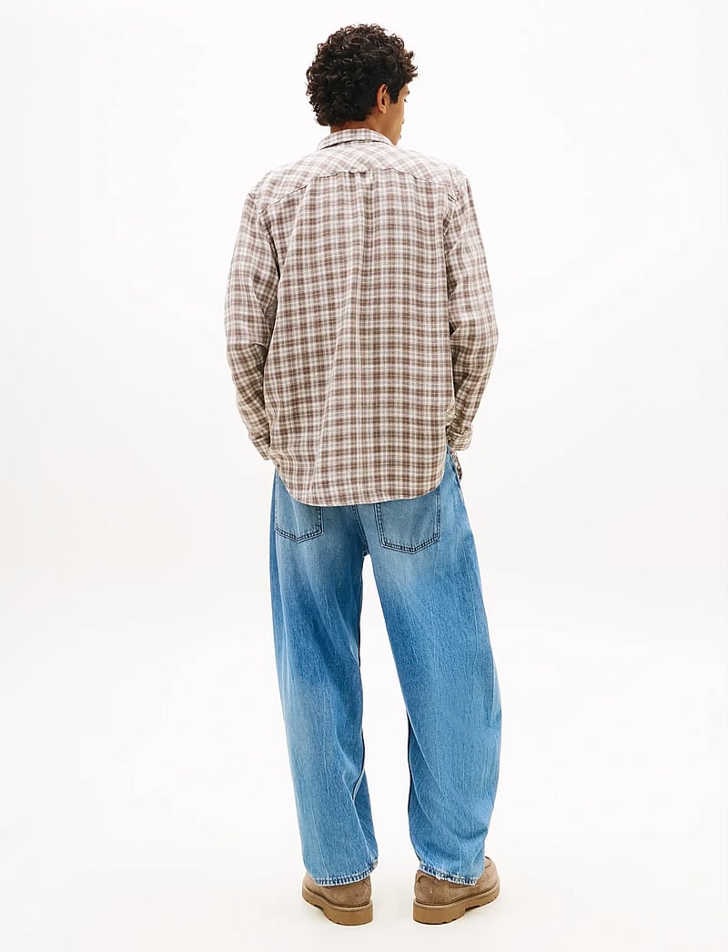 Tommy Jeans - TJM RLX LINEN BLEND CHECK SHIRT - checkered shirts - ivy mink small check - 2