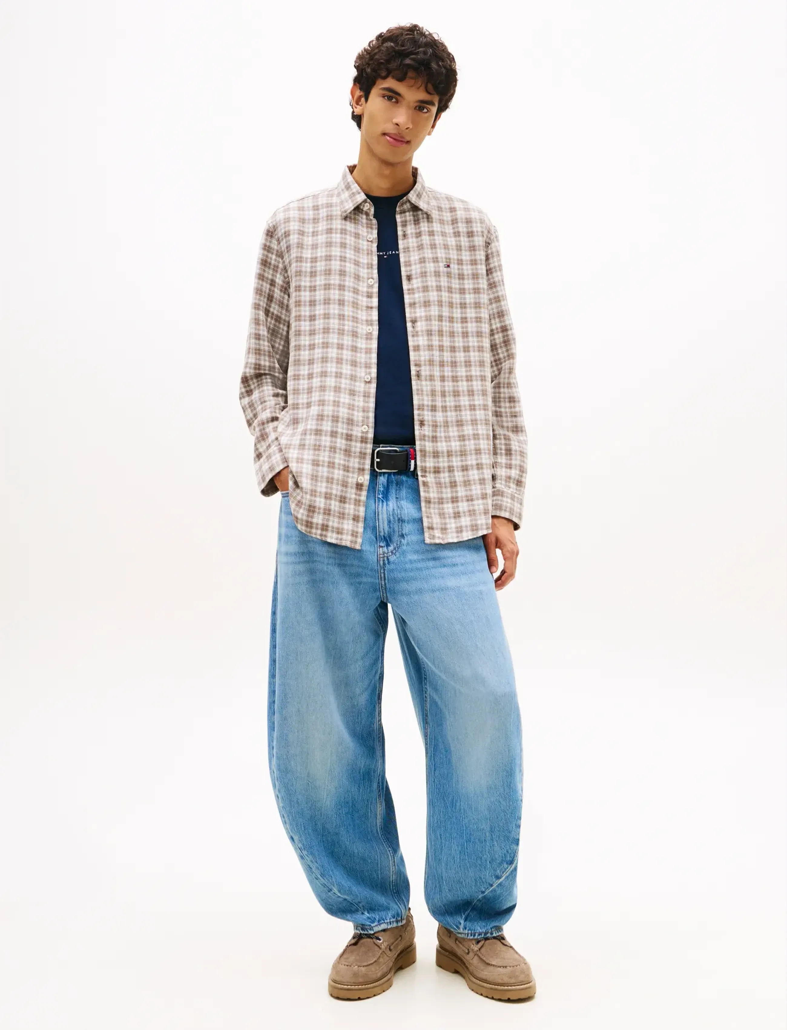Tommy Jeans - TJM RLX LINEN BLEND CHECK SHIRT - ternede skjorter - ivy mink small check - 3