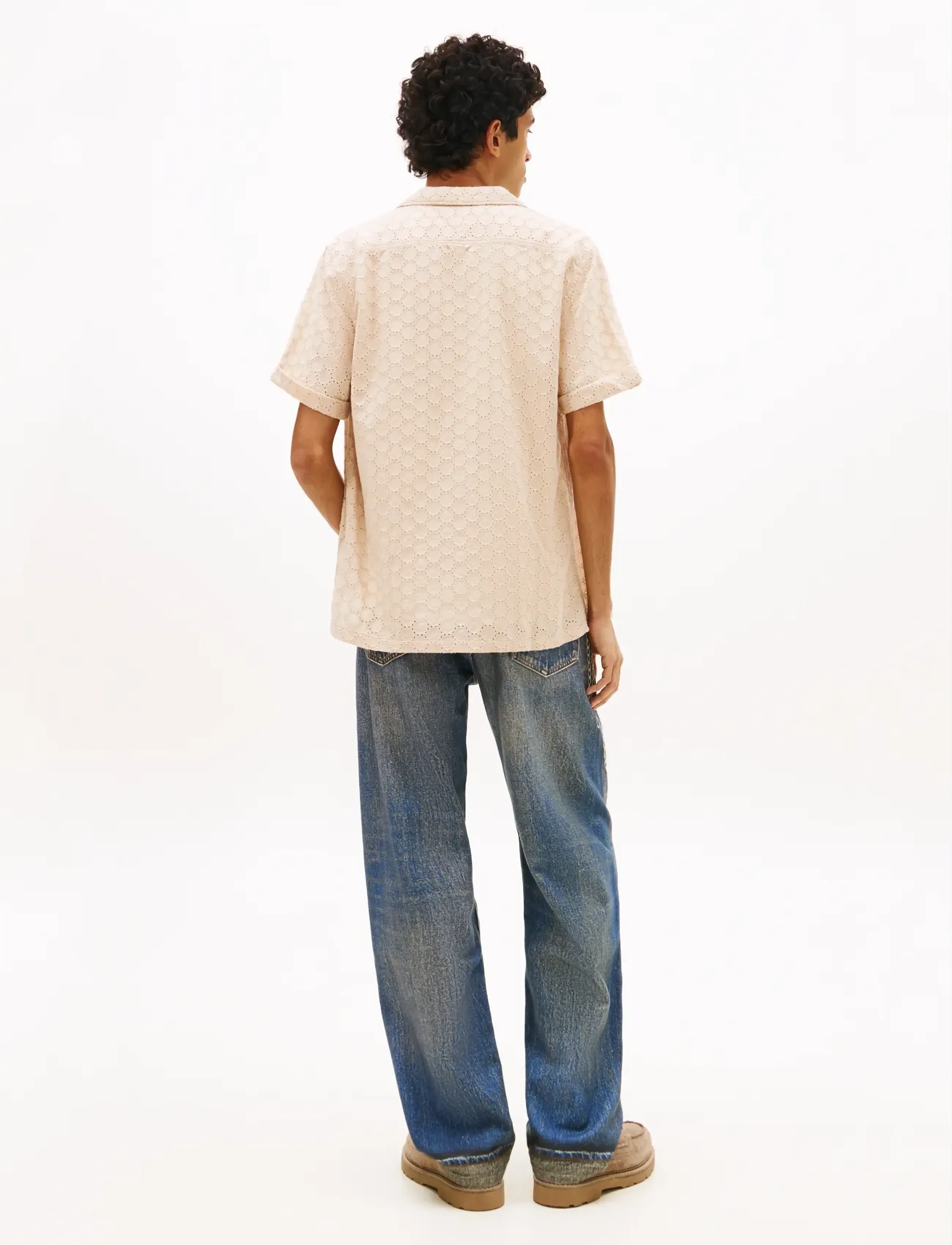 Tommy Jeans - TJM REG EMBRODRD SS SHIRT - lühikeste varrukatega särgid - white clay - 2