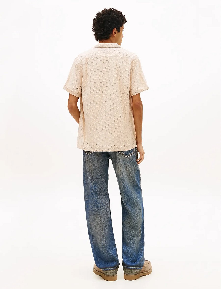 Tommy Jeans - TJM REG EMBRODRD SS SHIRT - kortærmede skjorter - white clay - 2