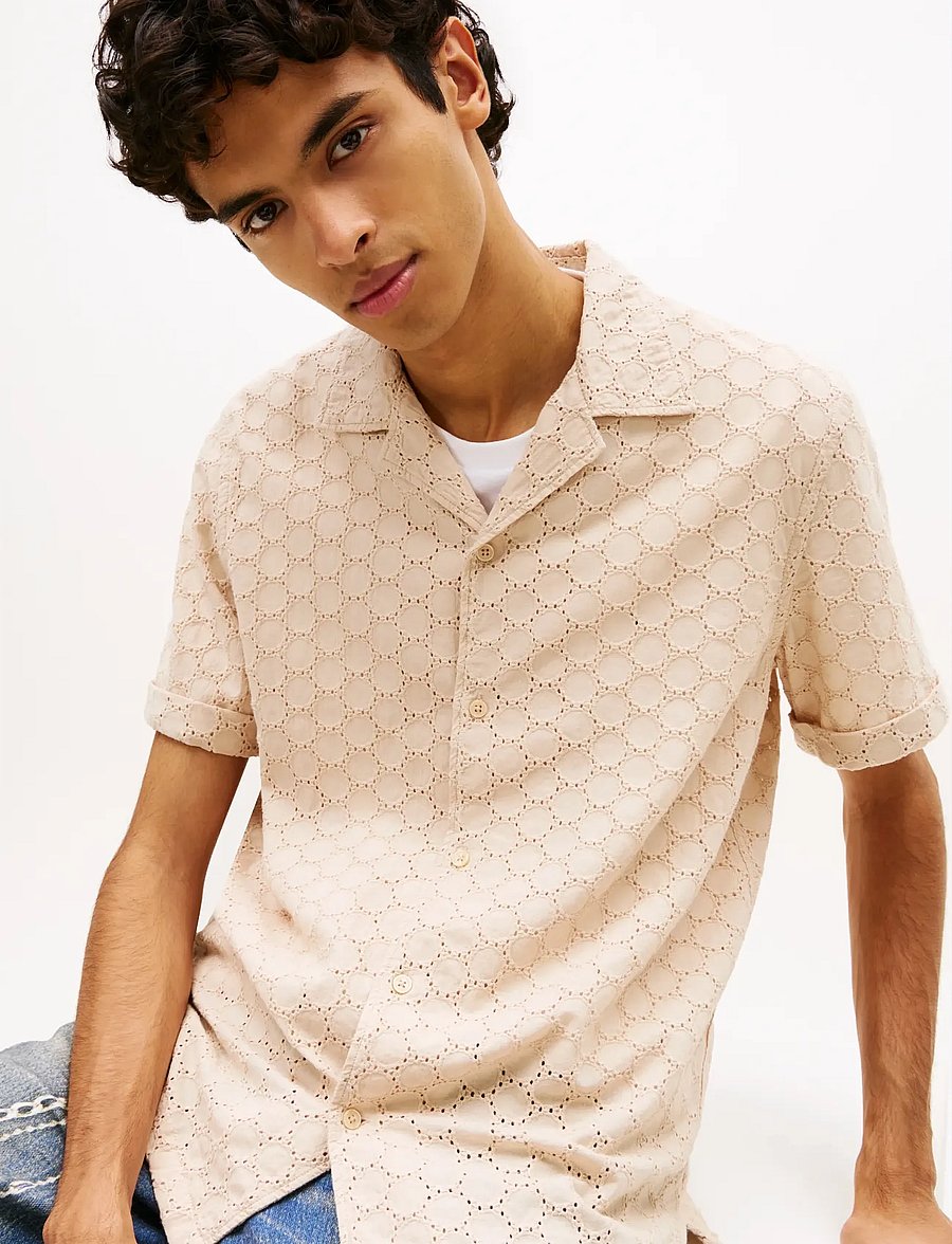 Tommy Jeans - TJM REG EMBRODRD SS SHIRT - kortærmede skjorter - white clay - 4