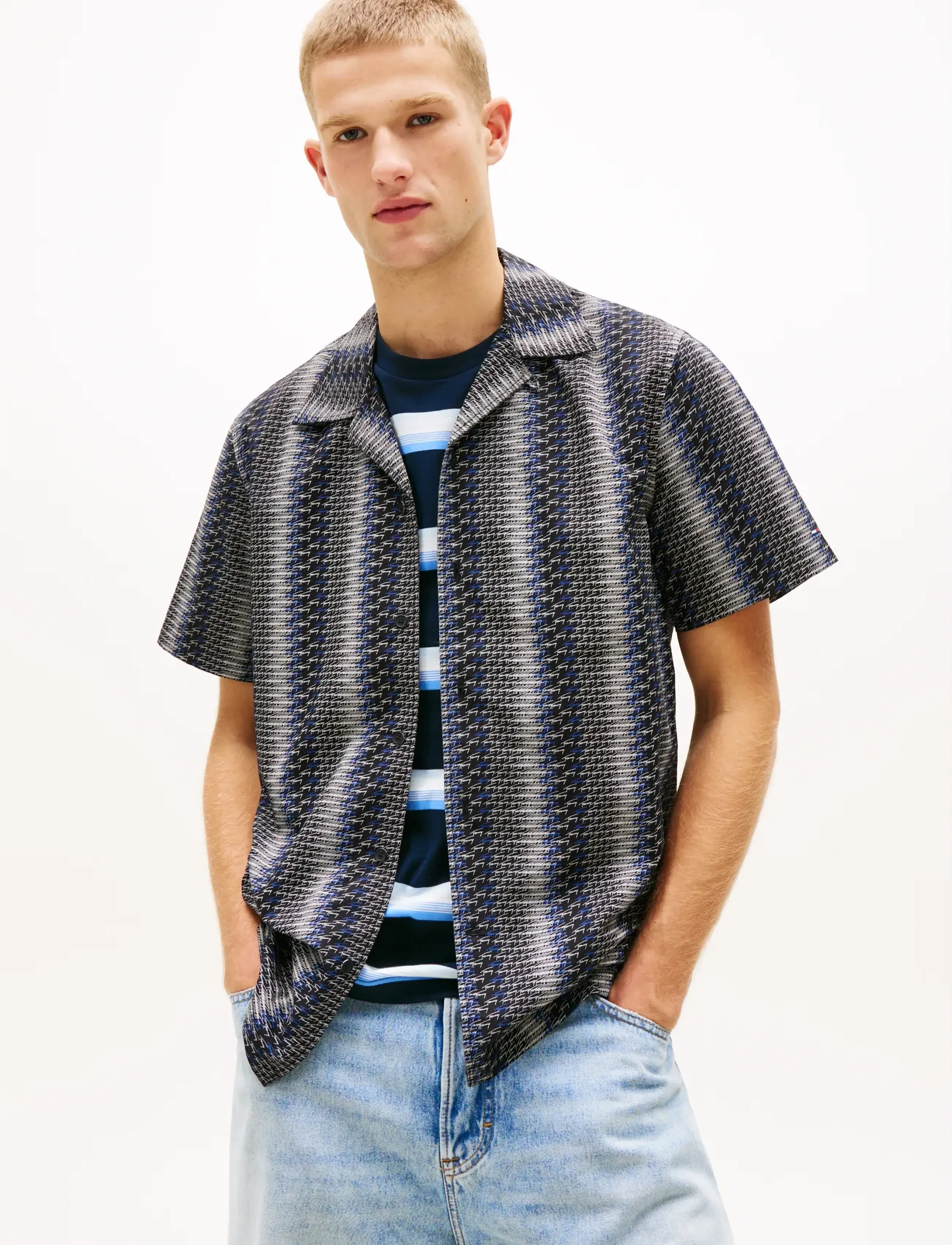 Tommy Jeans TJM REG AOP CAMP SHIRT EXT - Tommy Hilfiger - BLACK AOP / multi