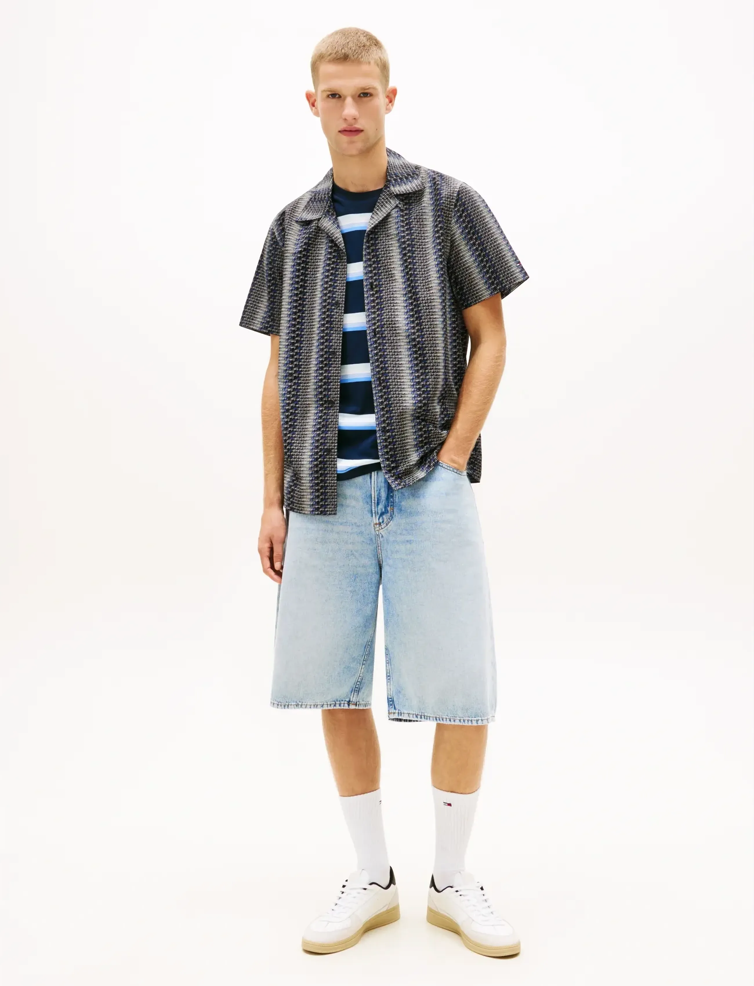Tommy Jeans - TJM REG AOP CAMP SHIRT EXT - kortærmede skjorter - black aop - 3