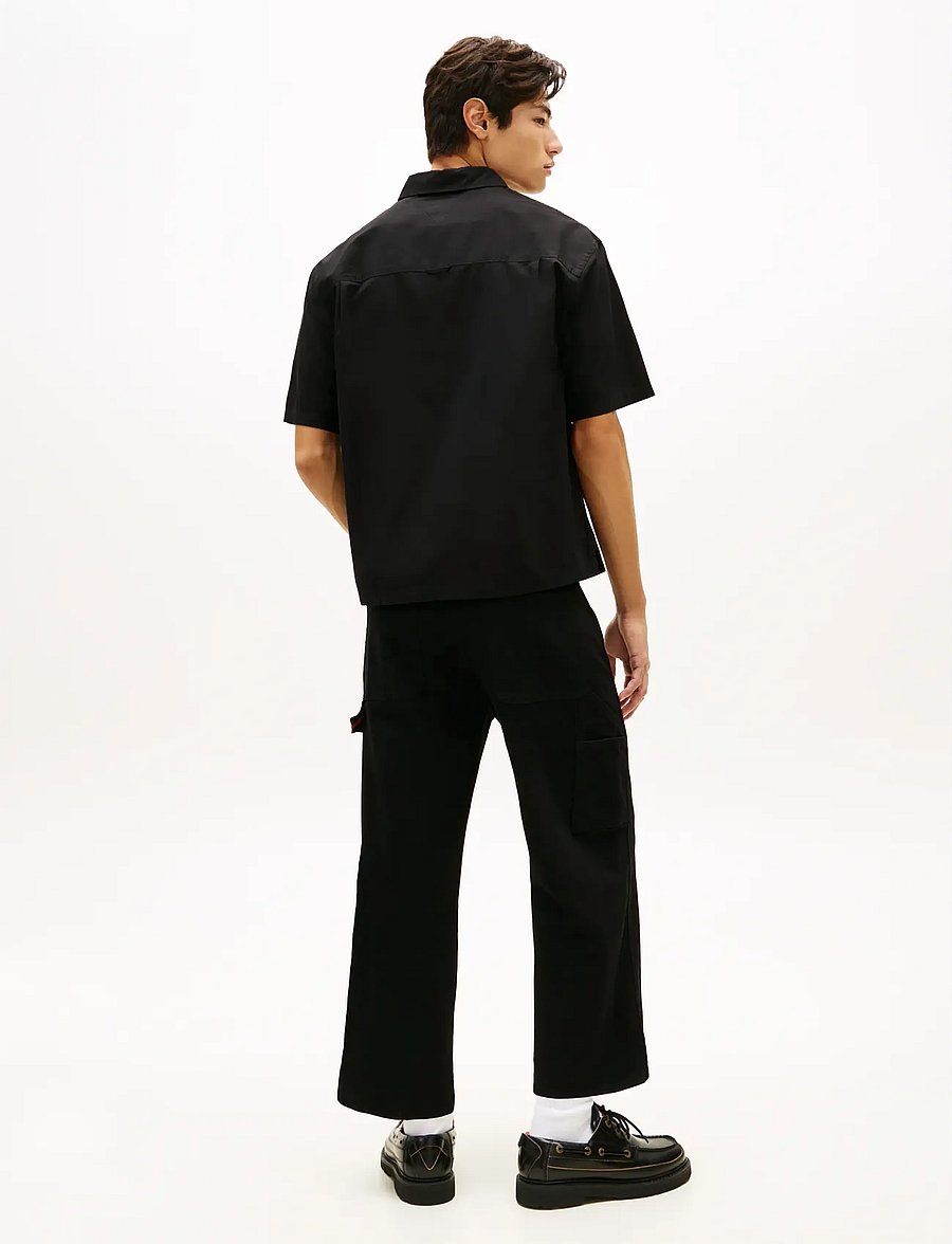 Tommy Jeans - TJM BOXY SKATER SHIRT - kortærmede skjorter - black - 2