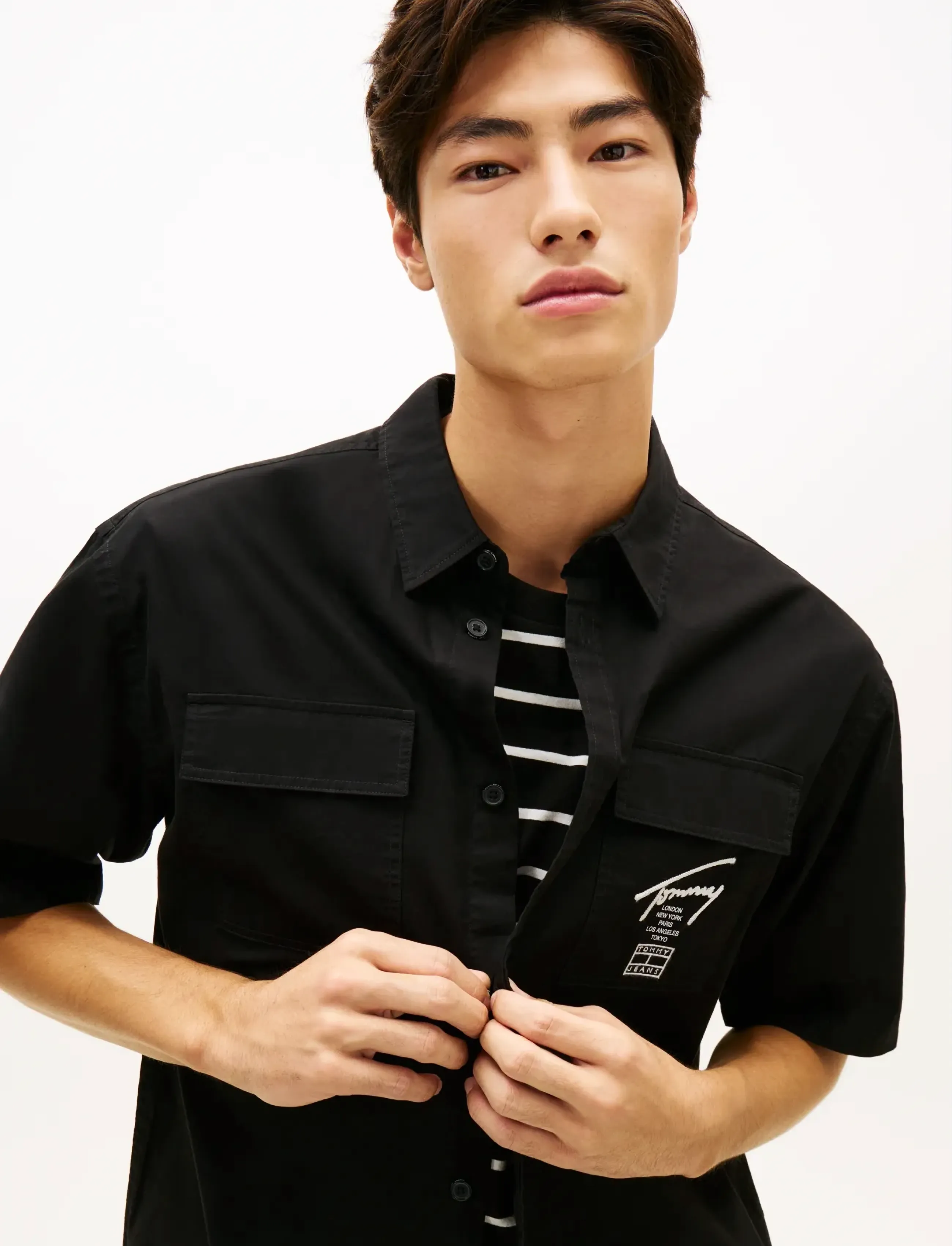 Tommy Jeans - TJM BOXY SKATER SHIRT - kortærmede skjorter - black - 4