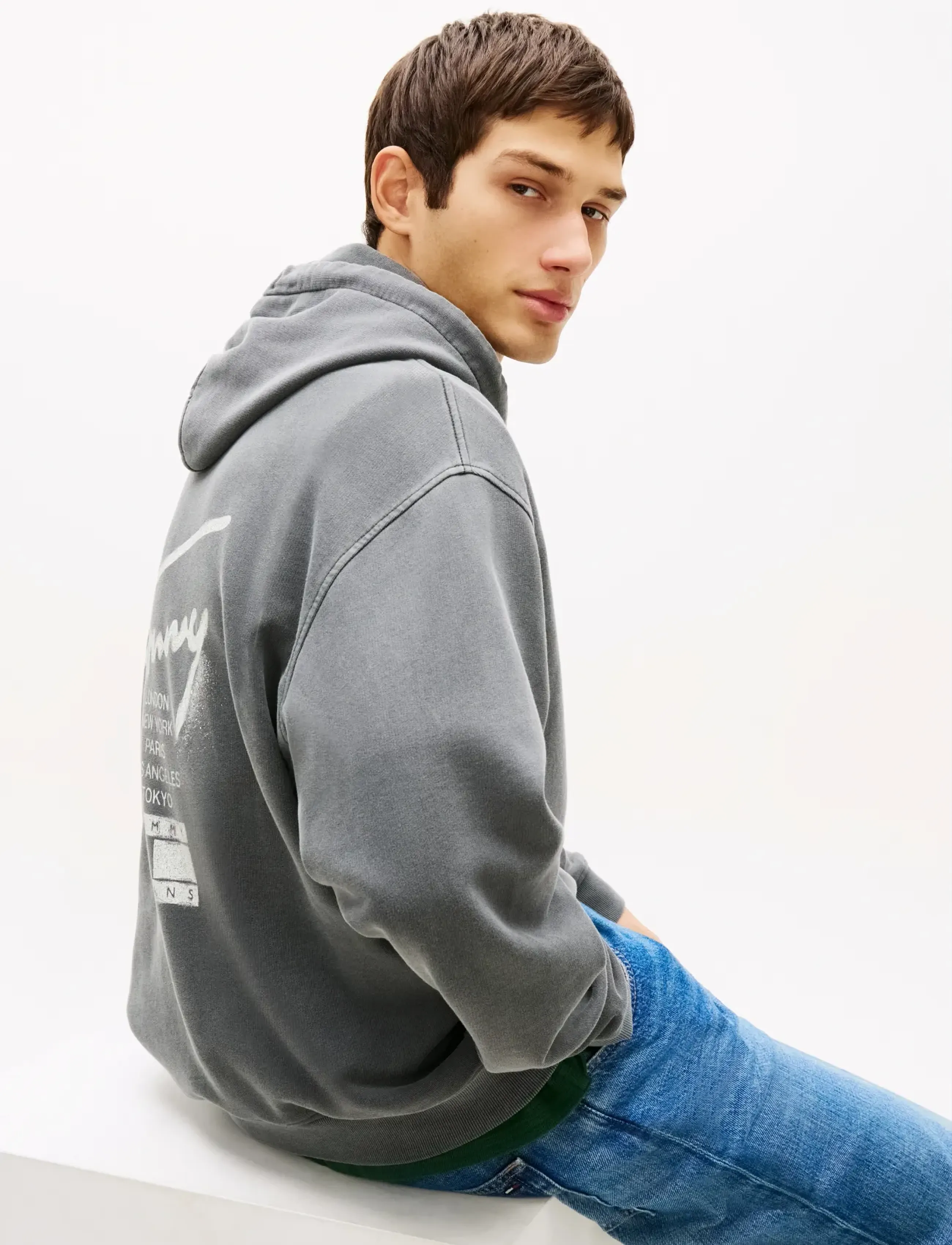 Tommy Jeans - TJM RLX NEON WSHD SIGN HD EXT - džemperiai su gobtuvu - black - 4