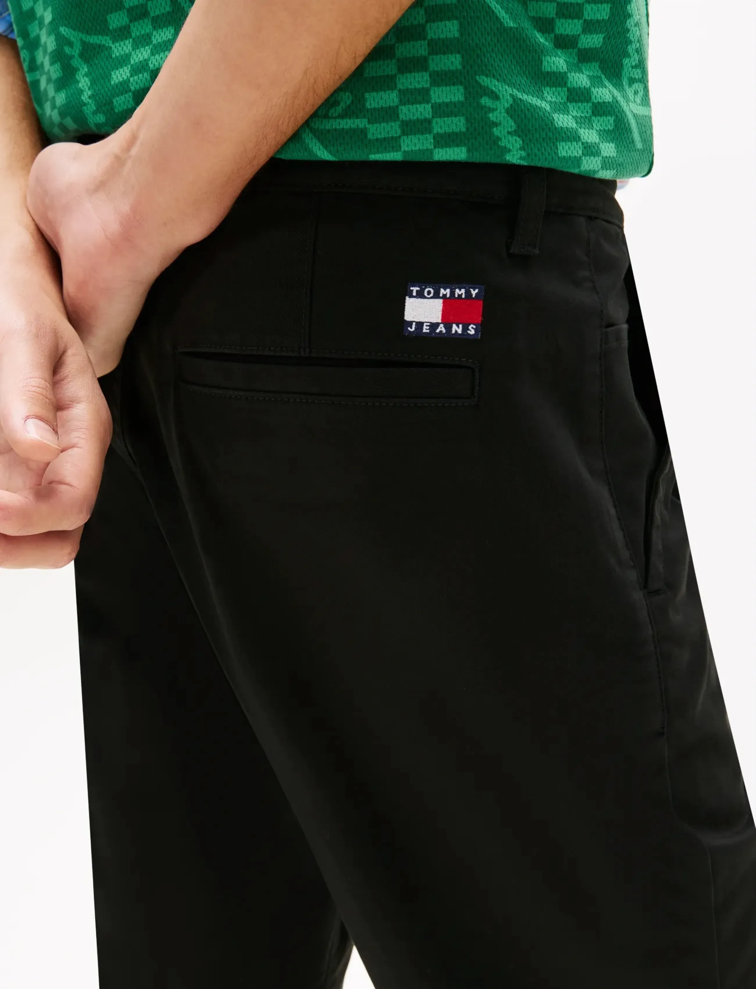 Tommy Jeans - TJM SCANTON SHORT - chinos shorts - black - 4