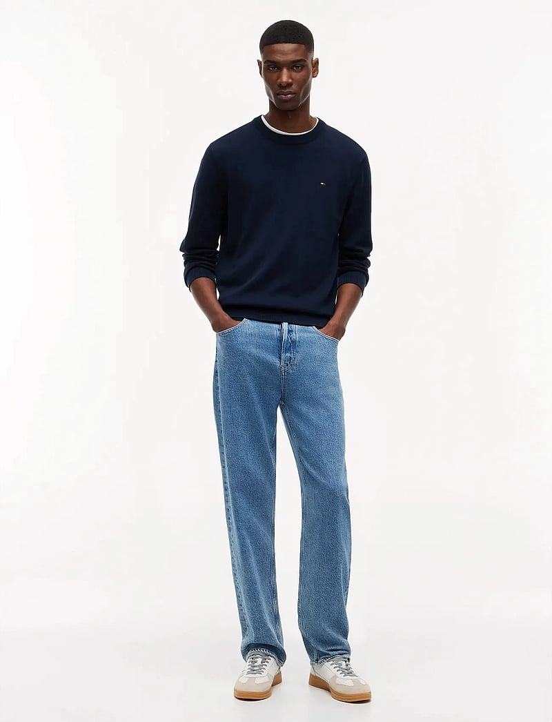 Tommy Jeans - TJM SLIM ESS LIGHT SWEATER EXT - Ümmarguse kaelusega kudumid - dark night navy - 4