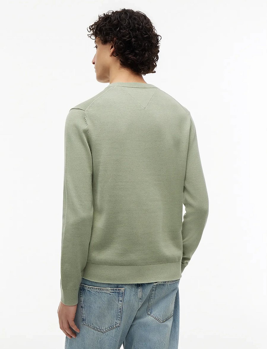 Tommy Jeans - TJM SLIM ESS LIGHT SWEATER EXT - rundhalsad - spring olive - 2
