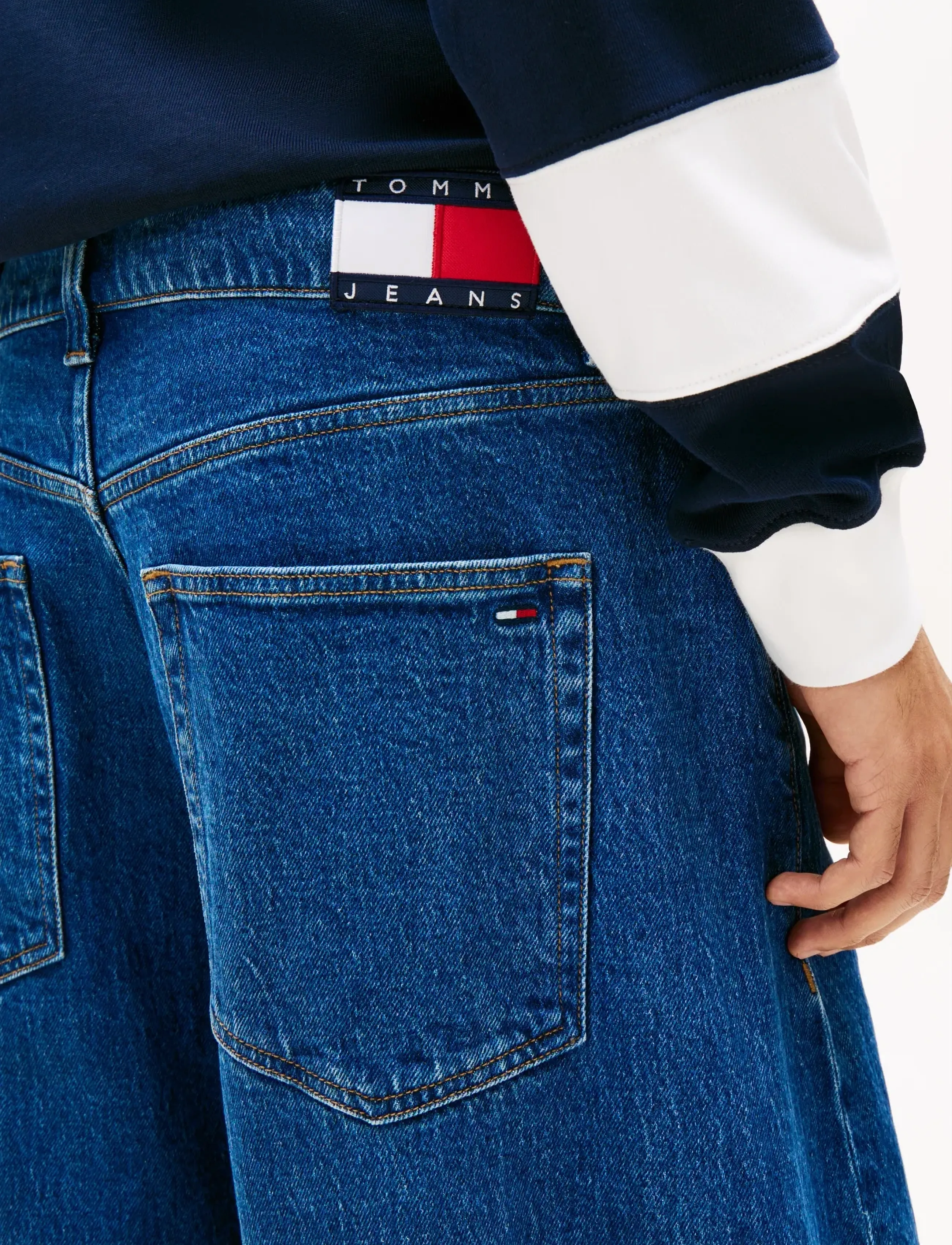 Tommy Jeans - ASHTON BARREL BJ4133 - loose jeans - denim medium - 4