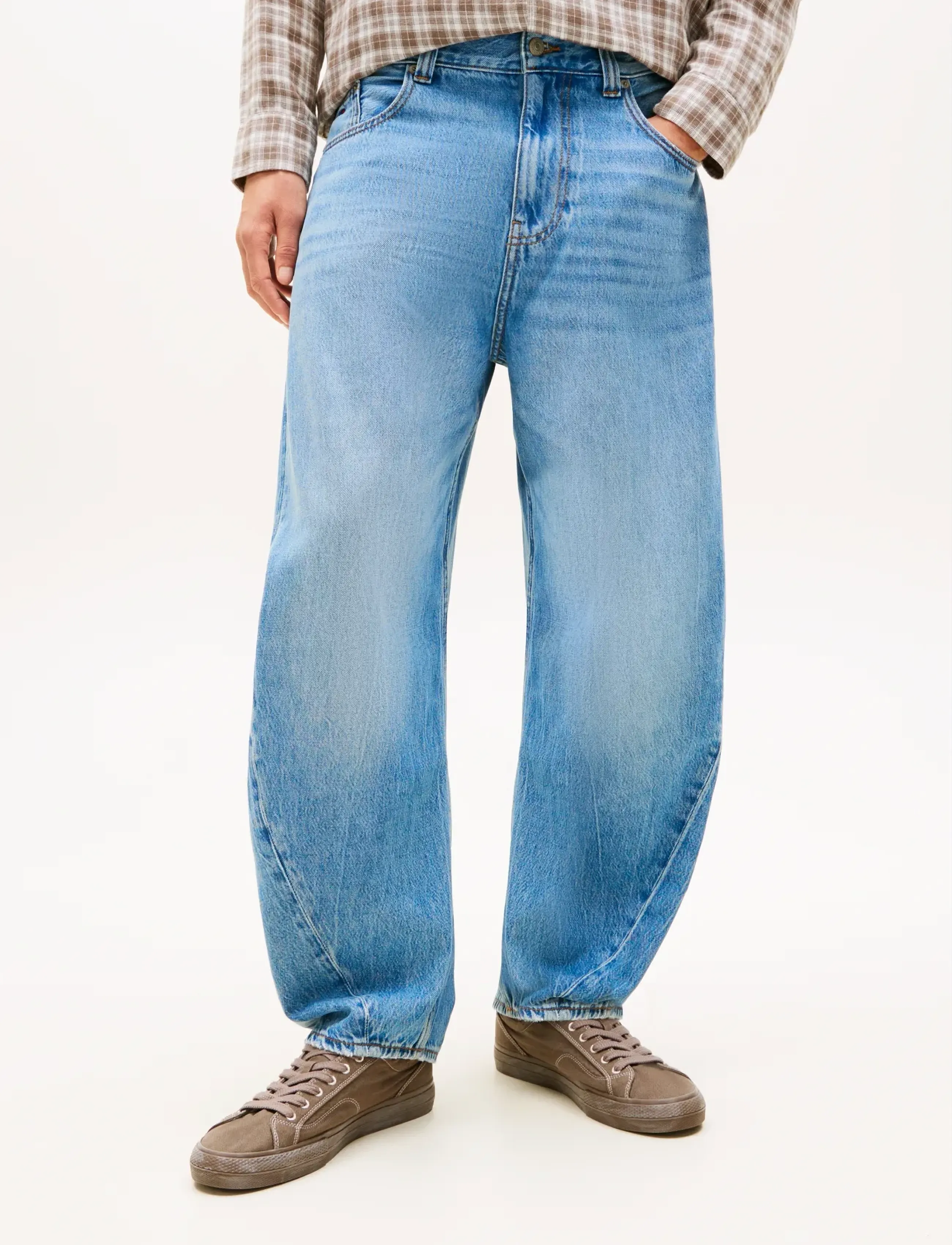 Tommy Jeans ASHTON BARREL BJ5032 - Džinsi - DENIM MEDIUM / blue