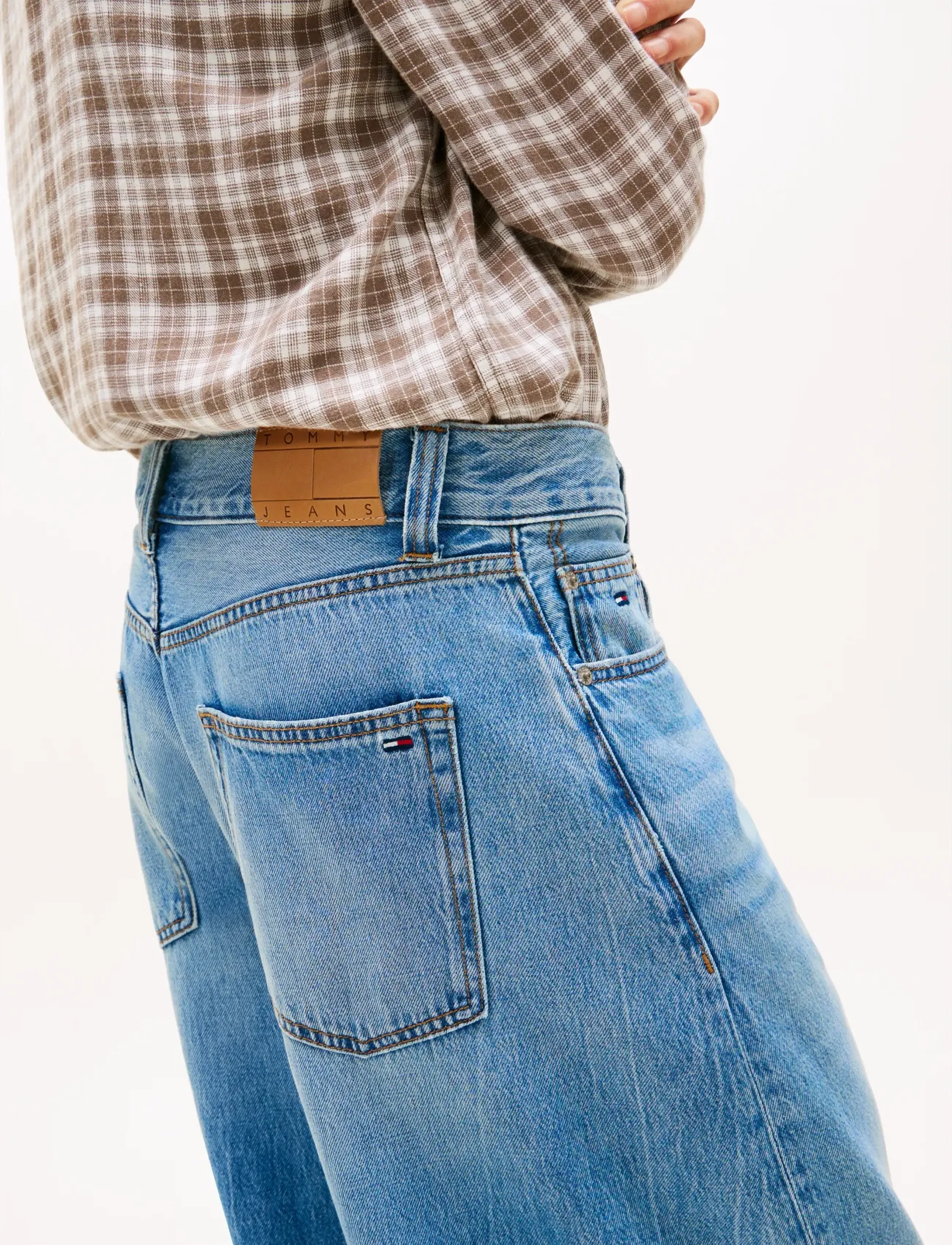 Tommy Jeans - ASHTON BARREL BJ5032 - loose jeans - denim medium - 4