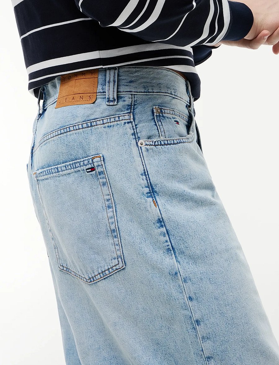 Tommy Jeans - THEO BAGGY SHORT BJ6015 - jorts - denim light - 4
