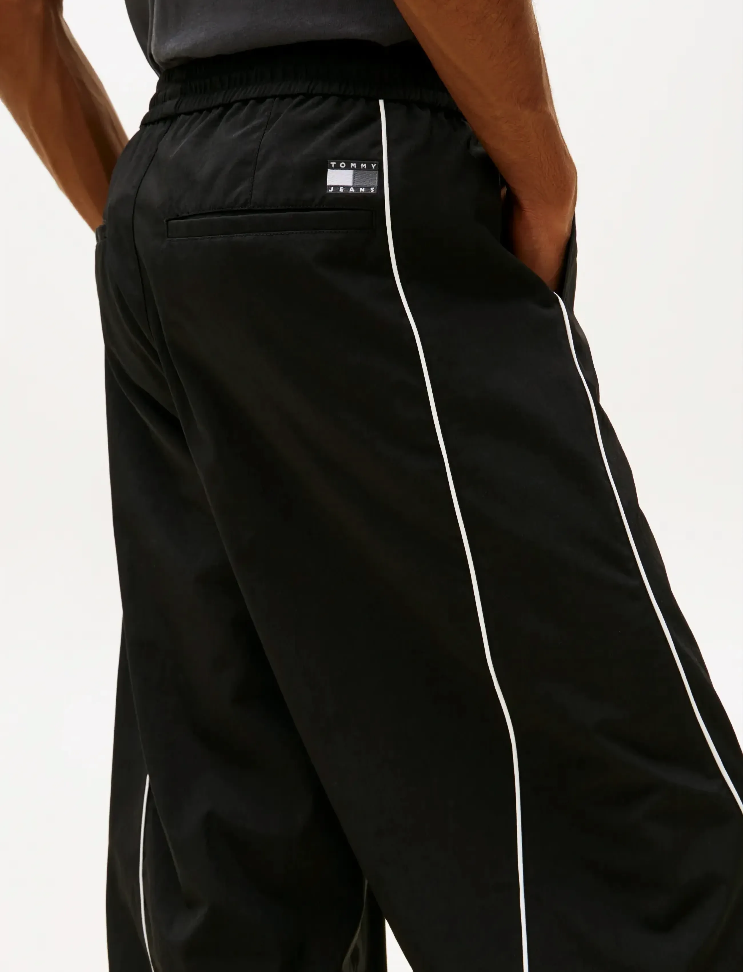 Tommy Jeans - TJM THEO PARACHUTE TRACK PANTS - trainingshosen - black - 4