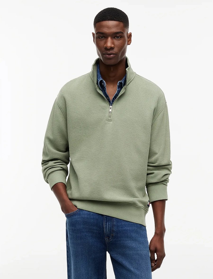 Tommy Jeans - TJM RLX WASHED WAFFLE QZ EXT - half zip-tröjor - spring olive - 0