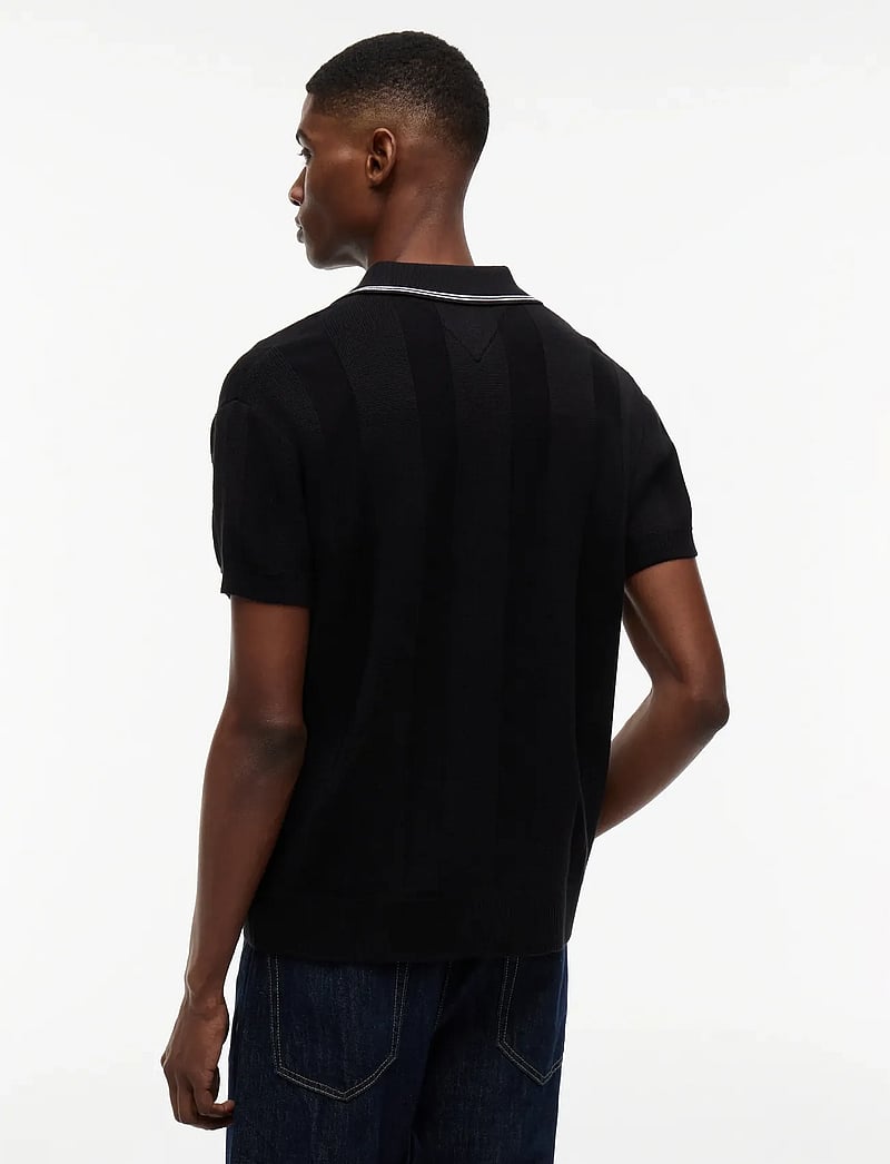 Tommy Jeans - TJM REG SS BADGE KNIT POLO EXT - polostrik - black - 2
