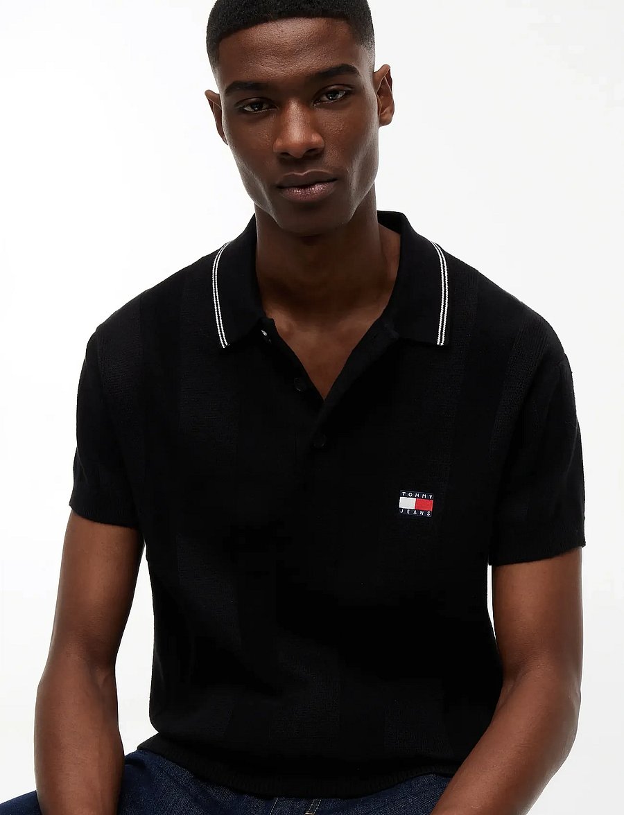 Tommy Jeans - TJM REG SS BADGE KNIT POLO EXT - knitted polos - black - 3