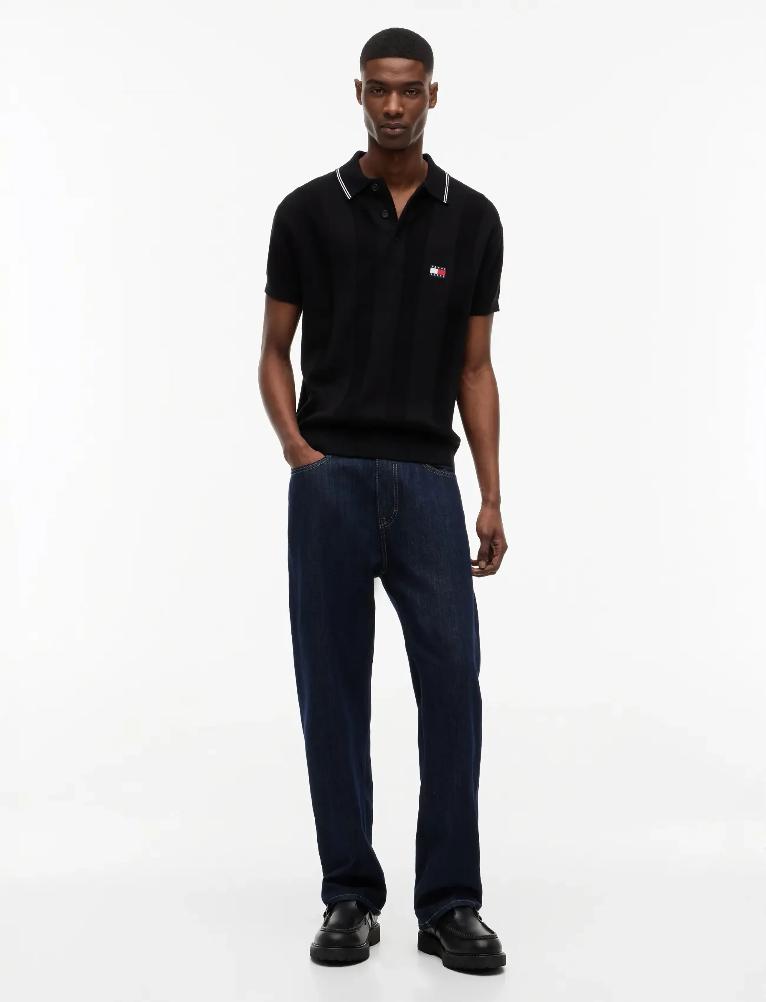 Tommy Jeans - TJM REG SS BADGE KNIT POLO EXT - knitted polos - black - 4