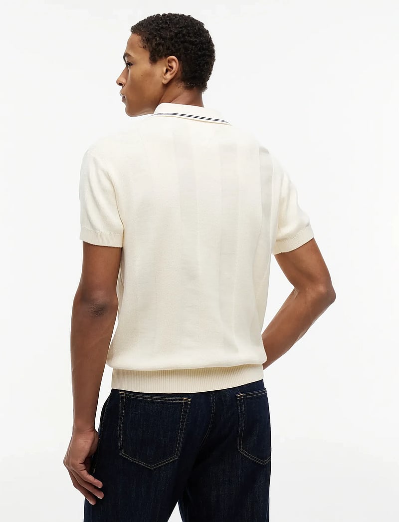 Tommy Jeans - TJM REG SS BADGE KNIT POLO EXT - knitted polos - calico - 2