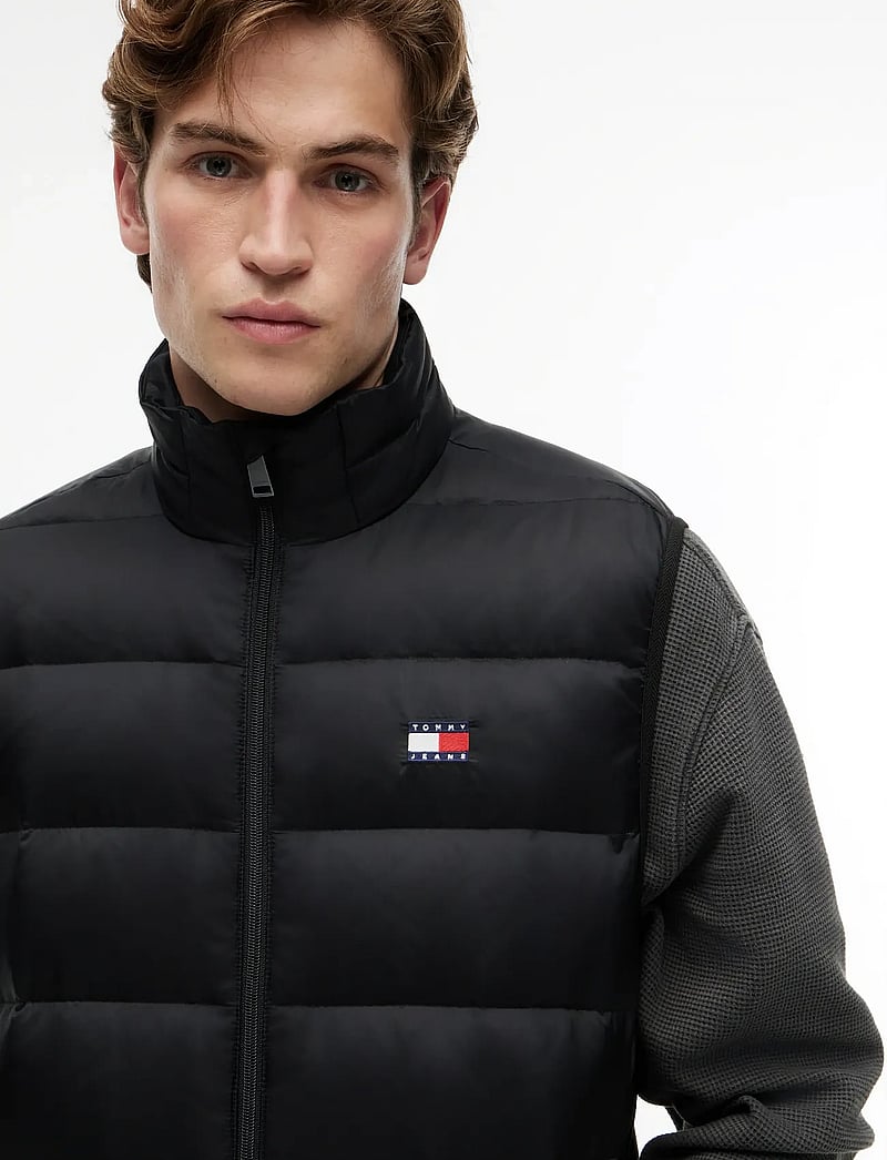 Tommy Jeans - TJM LIGHT DOWN PACKABLE VEST - vests - black - 3