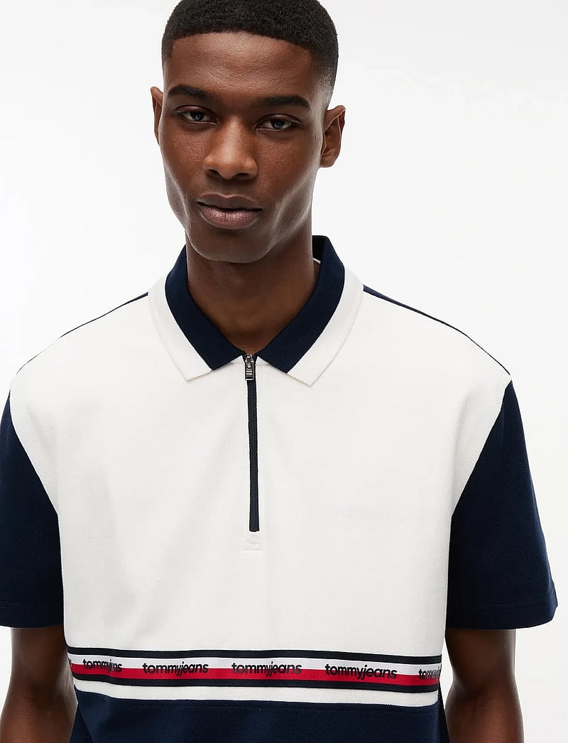Tommy Jeans - TJM RLX TAPE ZIP POLO - polo marškinėliai trumpomis rankovėmis - ancient white colorblock - 3