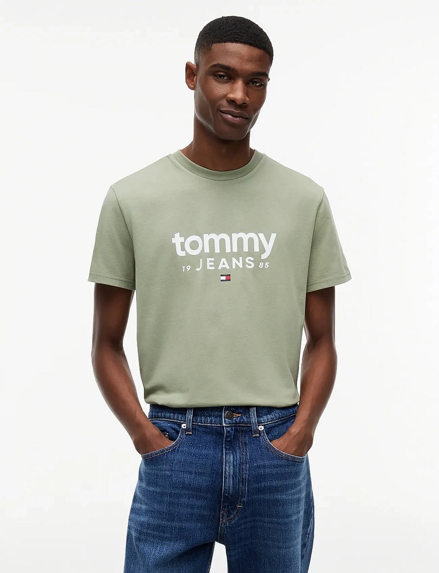 Tommy Jeans - TJM SLIM GRAPHIC TEE EXT - short-sleeved t-shirts - spring olive - 0