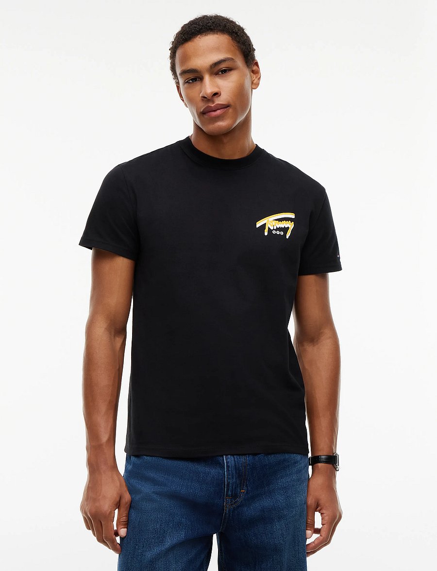 Tommy Jeans - TJM REG SIGN BACKPRINT TEE EXT - kurzärmelige t-shirts - black - 0