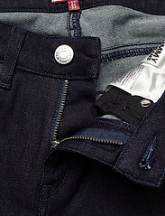 Tommy Jeans - MID RISE STRAIGHT SANDY NRST - džinsa bikses ar taisnām starām - new rinse stretch - 3