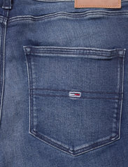 Tommy Jeans - SYLVIA HR SUPER SKNY NNMBS - džinsa bikses ar šaurām starām - new niceville mid blue stretch - 4