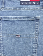 Tommy Jeans - PLUS SIZE CRV MOM SHORT - denim shorts - denim medium - 4