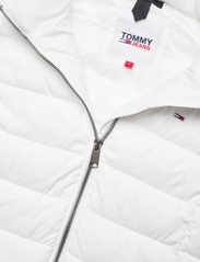 Tommy Jeans - TJW BASIC HOODED VEST - vadderade västar - white - 6
