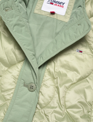 Tommy Jeans - TJW OVERSIZE ONION QUILT JACKET - quilted jackets - dusty sage - 5