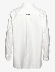 Tommy Jeans - TJW BADGE BOYFRIEND SHIRT - langermede skjorter - white - 1