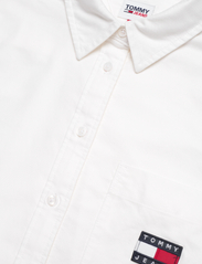Tommy Jeans - TJW BADGE BOYFRIEND SHIRT - langærmede skjorter - white - 5
