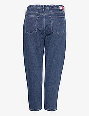 Tommy Jeans - CRV MOM JEAN UHR TPRD DF6134 - tapered jeans - denim medium - 1