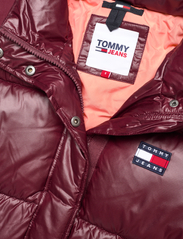 Tommy Jeans - TJW TONAL BADGE PUFFER - kurtki zimowe - deep rouge - 4