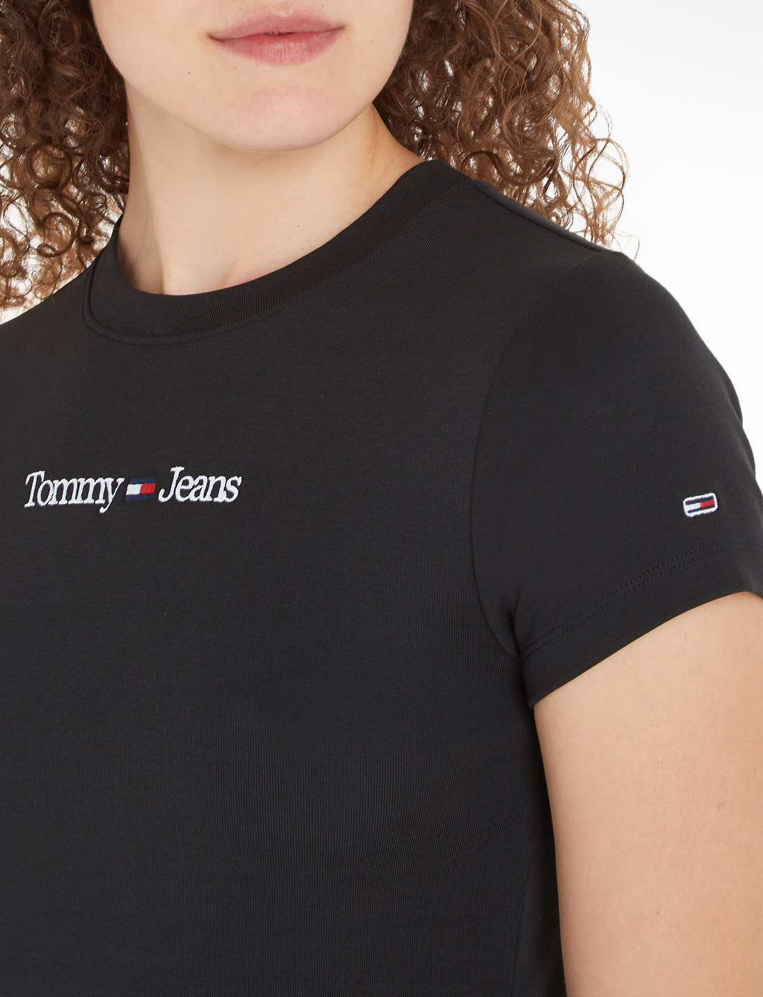 Tommy Jeans Tjw Bby Serif Linear Ss – t-shirts & tops – shop at Booztlet
