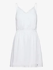 Tommy Jeans - TJW ESSENTIAL LACE STRAP DRESS - sukienki koszulowe - white - 0