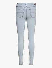 Tommy Jeans - NORA MD SKN BG4216 - džinsa bikses ar šaurām starām - denim light - 1