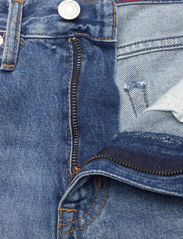 Tommy Jeans - HOT PANT SHORT BG0036 - džinsiniai drabužiai - denim medium - 3