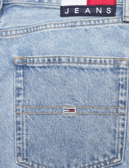 Tommy Jeans - HARPER HR BERMUDA BG0014 - denimshorts - denim light - 4