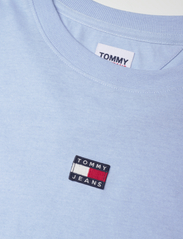 Tommy Jeans - TJW CLS XS BADGE TEE - mažiausios kainos - chambray blue - 2