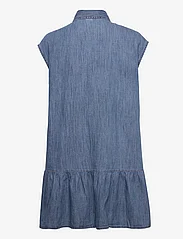 Tommy Jeans - TJW SS BADGE CHAMBRAY DRESS - denim dresses - denim medium - 1