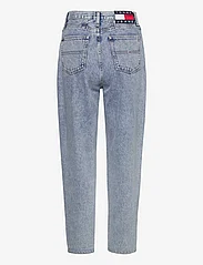 Tommy Jeans - MOM JEAN UHR TPR CG4014 - tapered jeans - denim light - 1